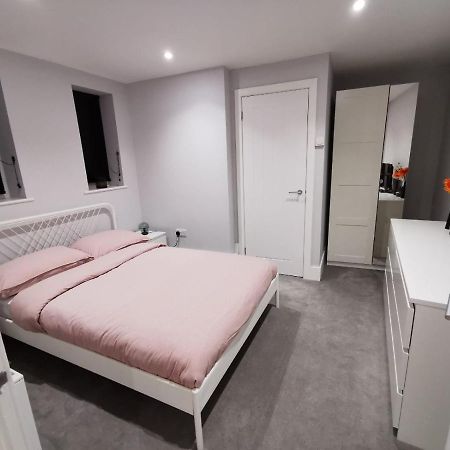 4 Sleeps And Travel Cot- Close To Beach And Restaurants 伯恩茅斯 外观 照片