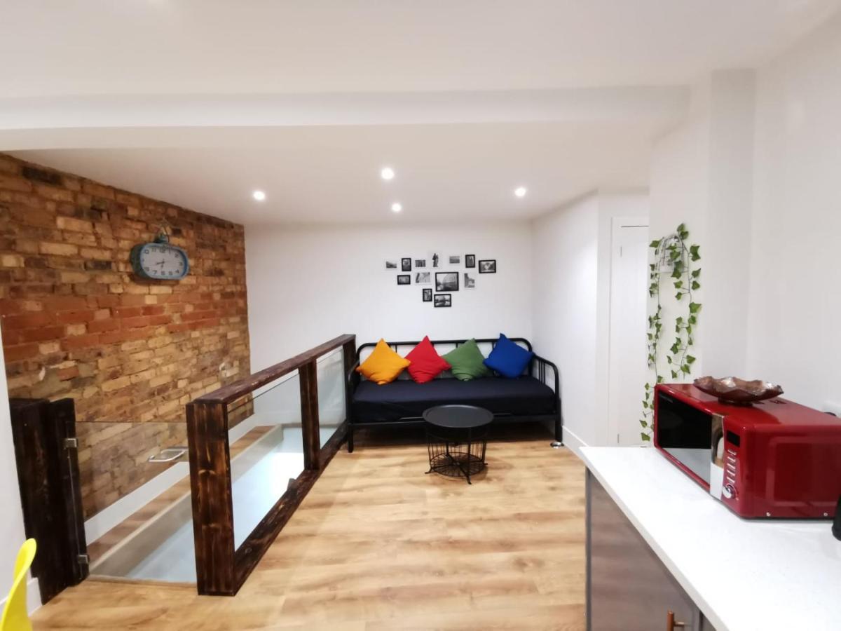 4 Sleeps And Travel Cot- Close To Beach And Restaurants 伯恩茅斯 外观 照片